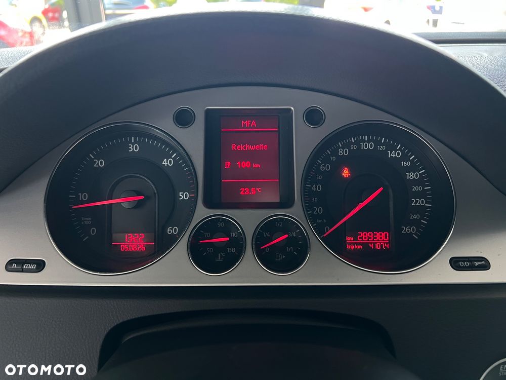 Volkswagen Passat 2.0 TDI Comfortline - 23