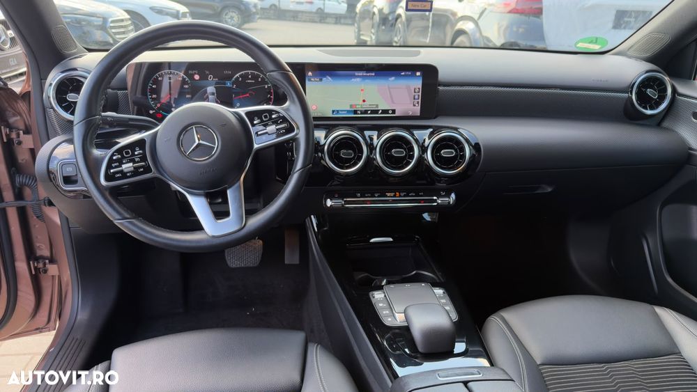 Mercedes-Benz A 180 Sedan MHEV 7G-DCT - 34