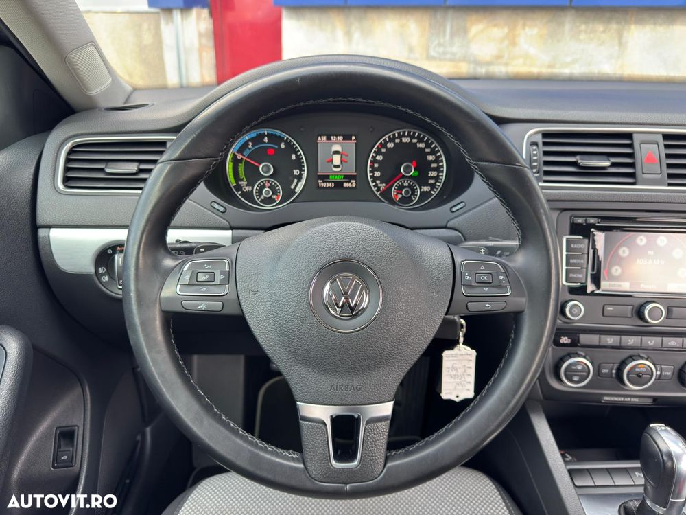 Volkswagen Jetta - 17