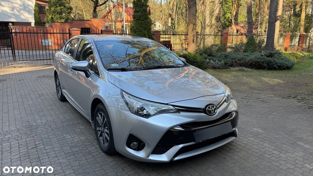 Toyota Avensis 1.8 Sol - 10