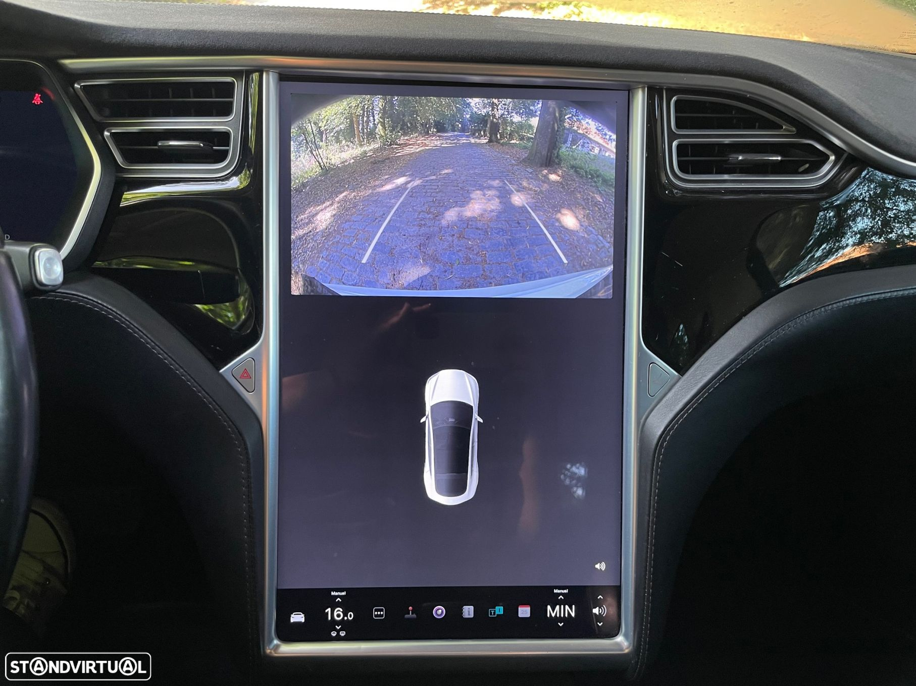 Tesla Model S 90D - 31