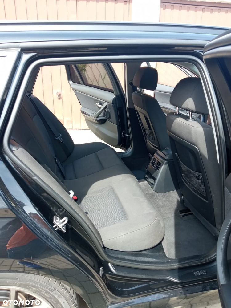 BMW Seria 3 318d DPF Touring - 19