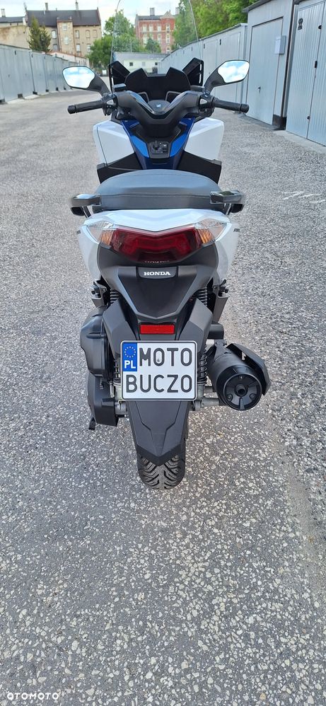 Honda NSS - 11
