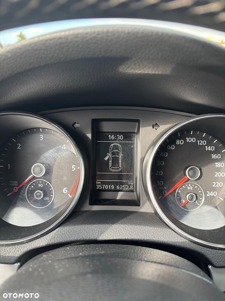 Volkswagen Golf 2.0 TDI Highline - 12