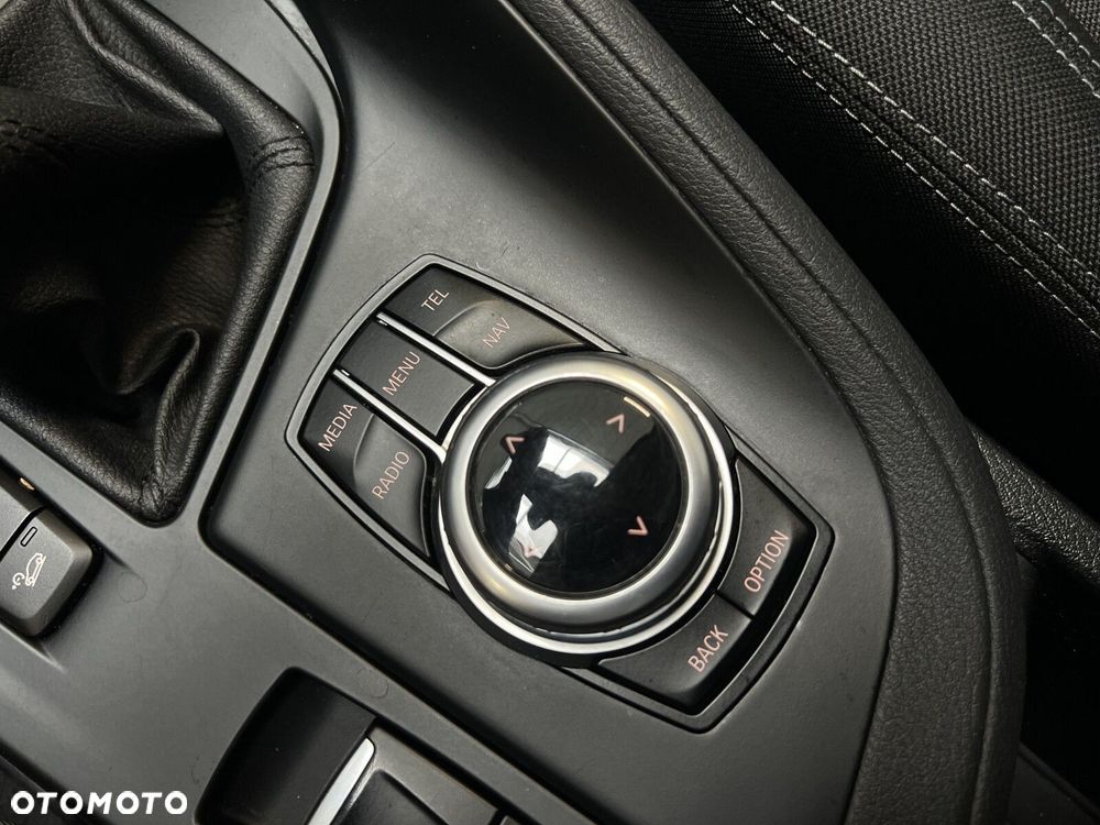 BMW X1 xDrive18d Sport Line - 17