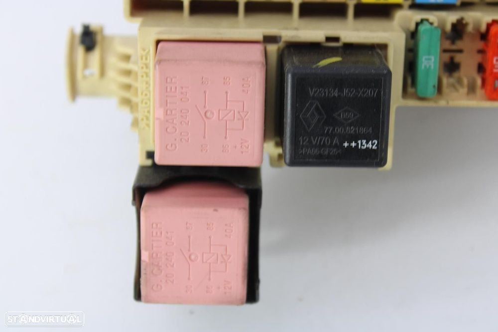 CAIXA RELÉS / FUSÍVEIS RENAULT KANGOO / GRAND KANGOO 2014 -8200574970 - 2