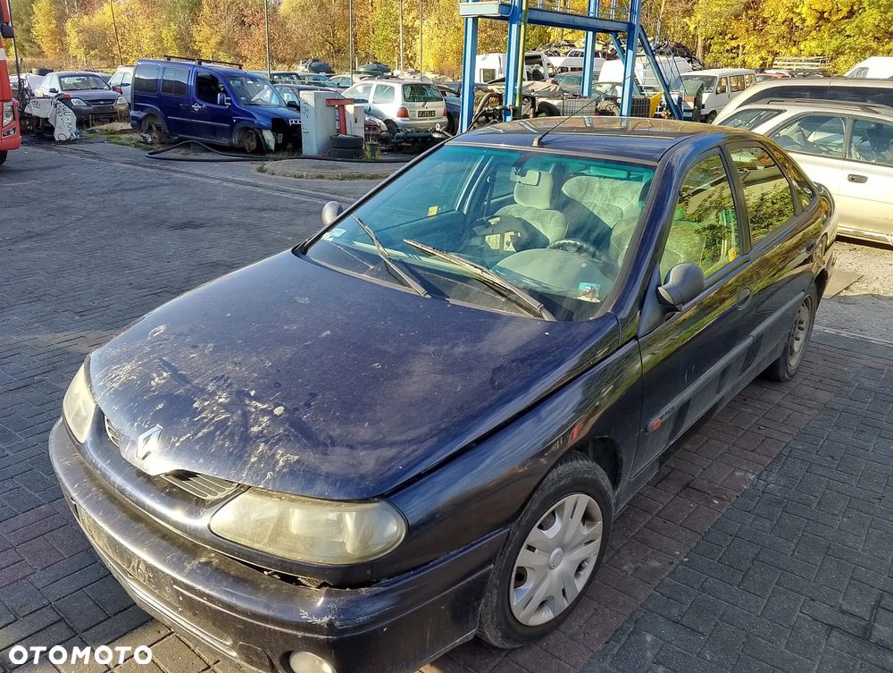 Renault Laguna I FL (98-01.) 1.9DTI 96KM. Silnik F9Q 716 Skrzynia JC5 085 lakier NV472 / 472 - DUSK BLUE.Cały na części. GWARANCJA !!!  Przód Tył Zestaw Komplet Drzwi Klapa Zderzak Błotnik Maska Grill Atrapa Szyba Pas Lampa Lusterko Boczki Fotel Kanapa Kokpit Deska Rozdzielcza Przełącznik Włącznik Sterownik Przewody Wiązka Instalacja Moduł Komputer Czujnik Listwa Pompa Alternator Wtryski Głowica Rozrusznik Kompresor Sprzęgło Dwumas Silnik Skrzynia ABS Klimatyzacji Paliwa Wspomagania Kolektor Turbina Przepustnica Zawór Chłodnica Koło Hak Belka Sanki Zawieszenie Mcpherson Półoś Amortyzator Wydech Tłumik Zacisk Most - 1