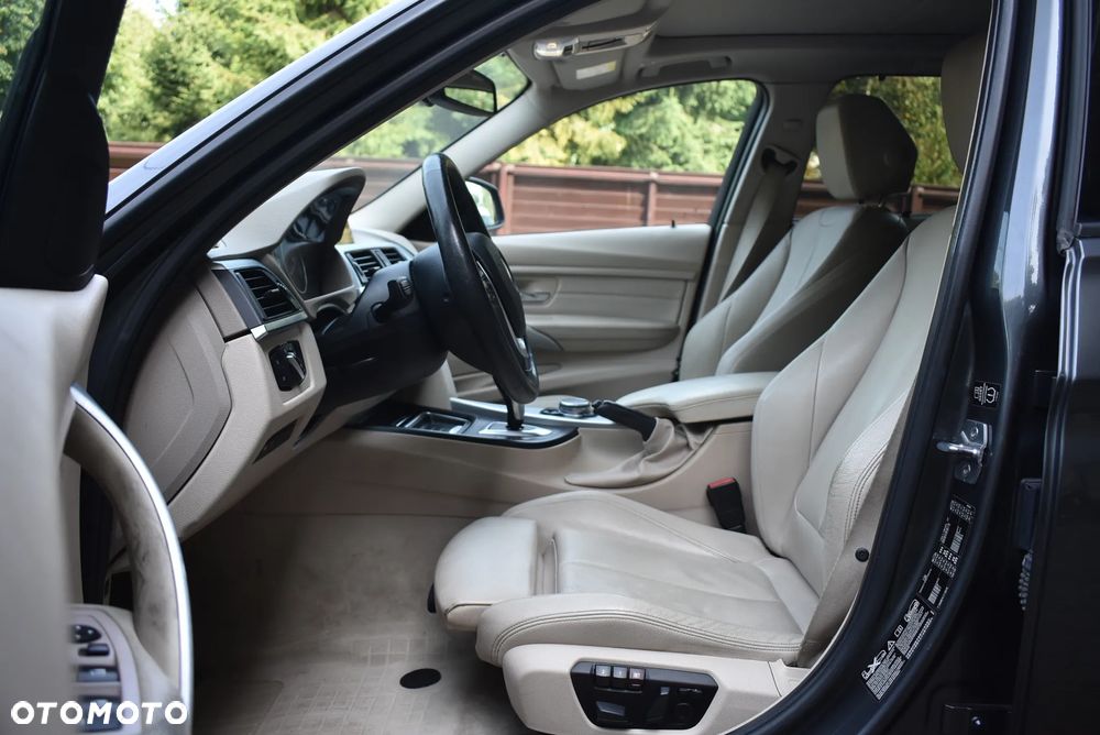 BMW Seria 3 320d Touring xDrive Modern Line - 10
