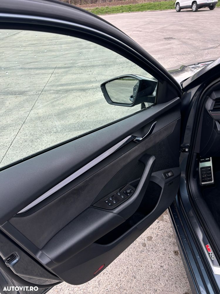 Skoda Octavia 2.0 TDI DSG 4X4 RS Plus - 9