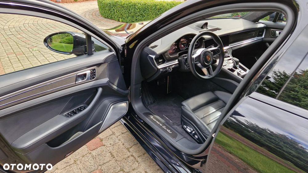 Porsche Panamera Turbo - 8