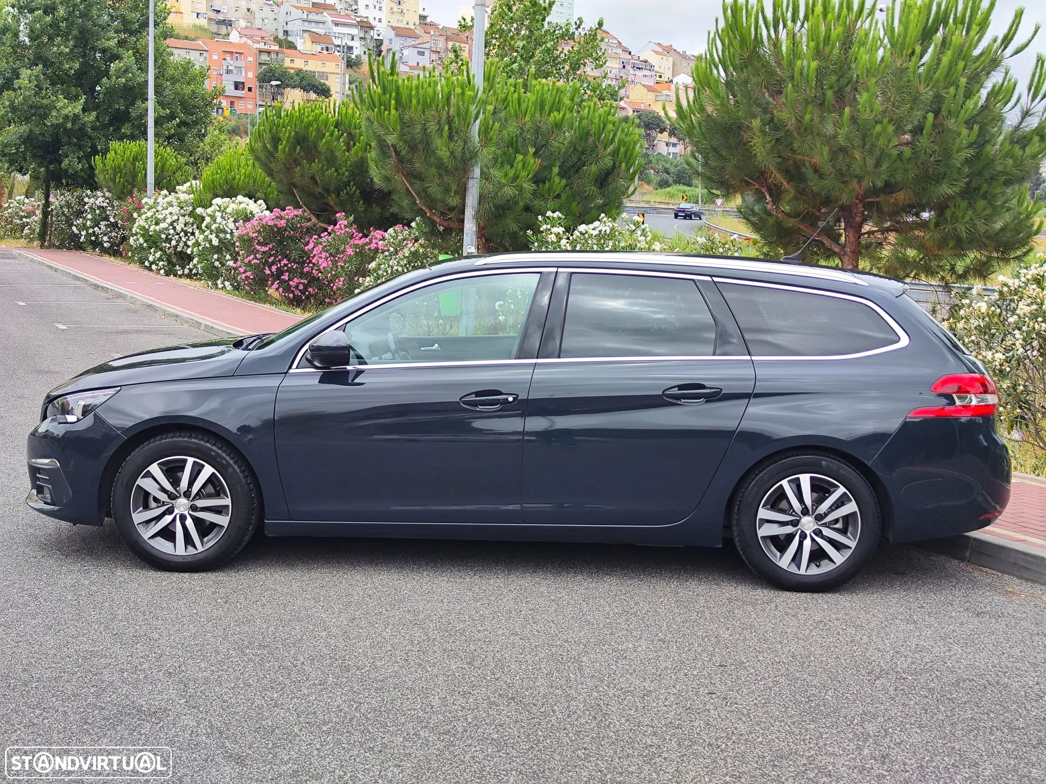 Peugeot 308 SW 1.2 PureTech Allure Full LED EAT8 - 11