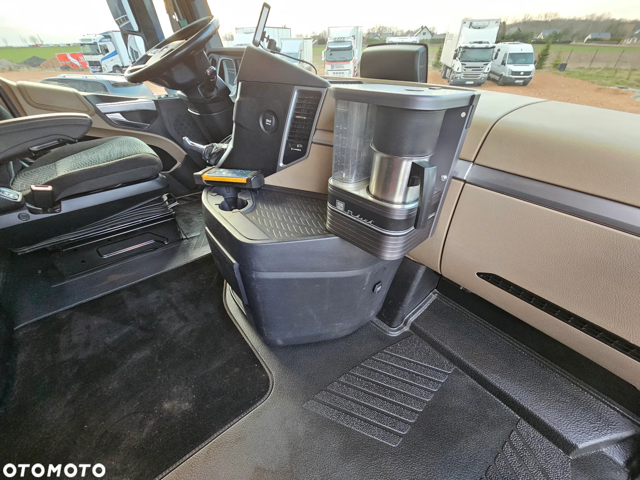 Mercedes-Benz Actros - 27