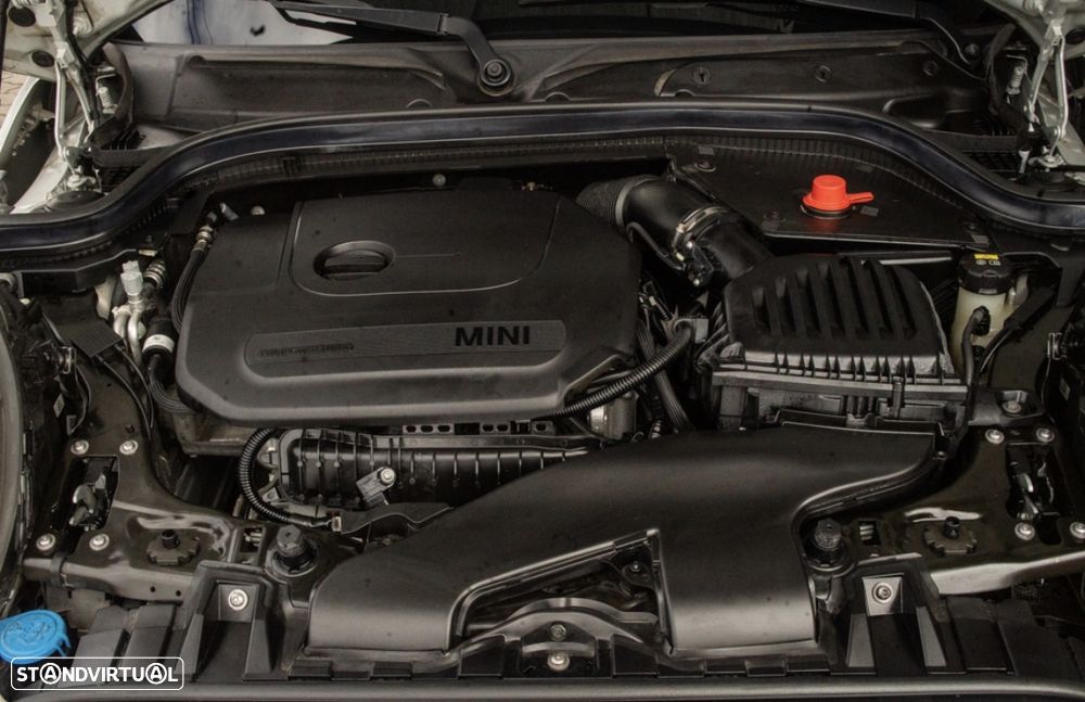 MINI 5 Portas Cooper Auto - 16
