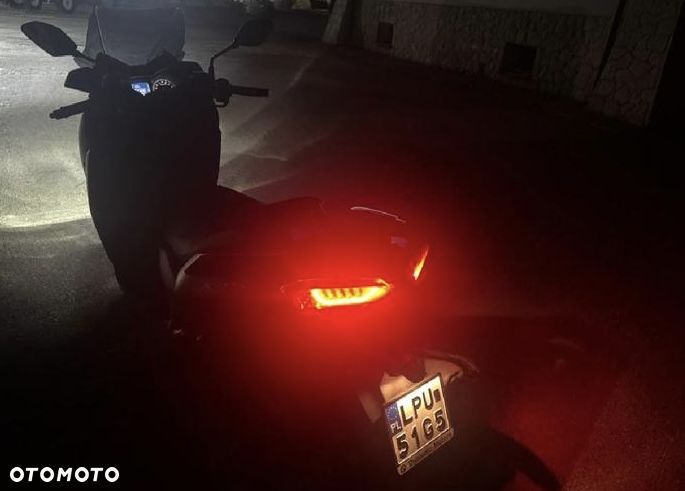 Yamaha X-max - 26