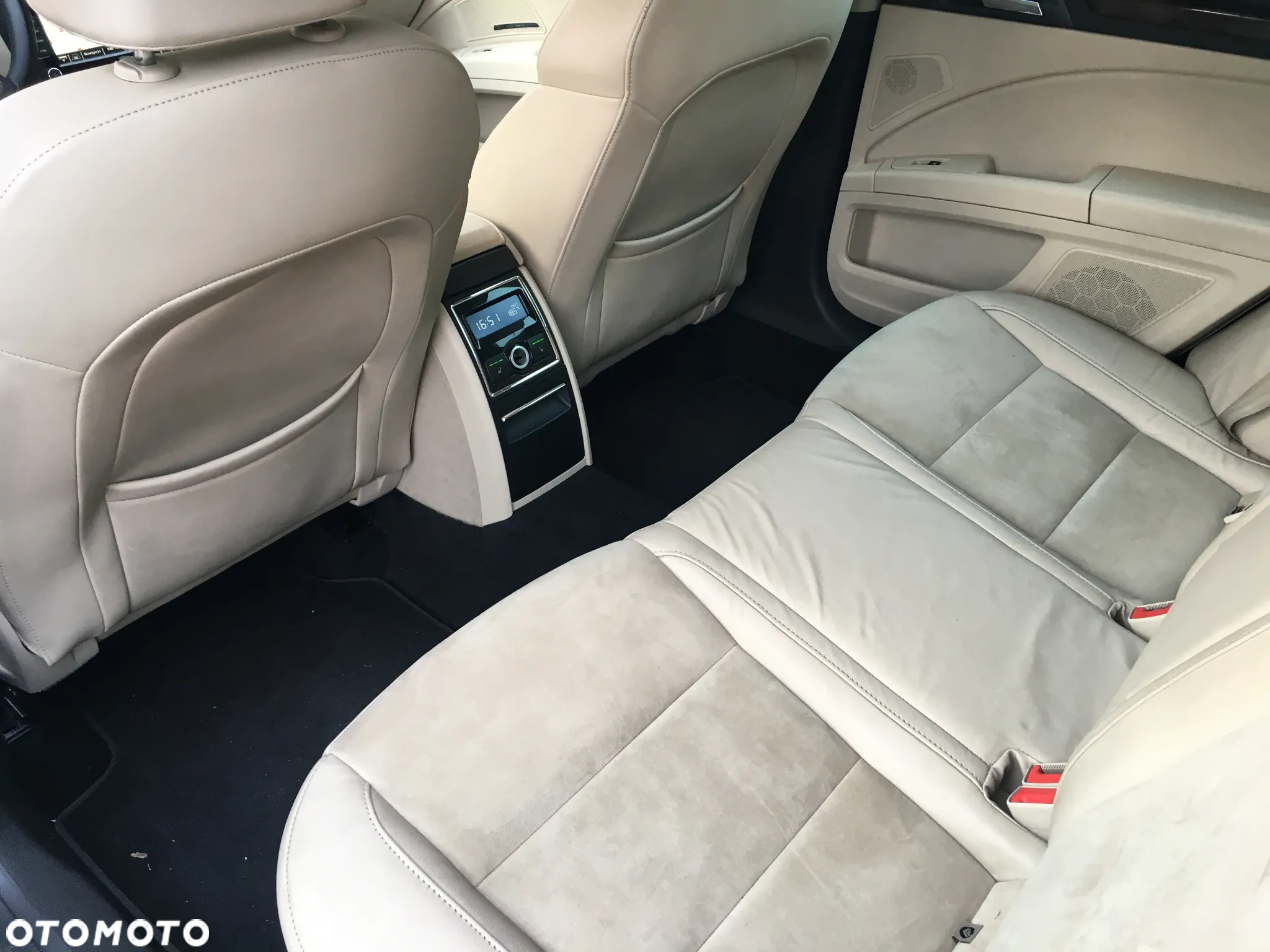 Skoda Superb 2.0 TDI 4x4 Platinum DSG - 19