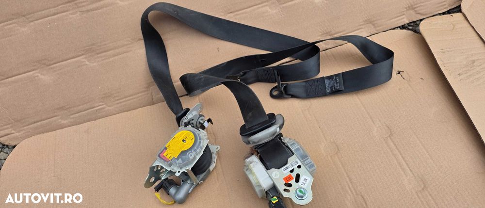 Set centuri siguranta fata Hyundai i20 2009 / 2010 2011 / 2012 2013 - 1