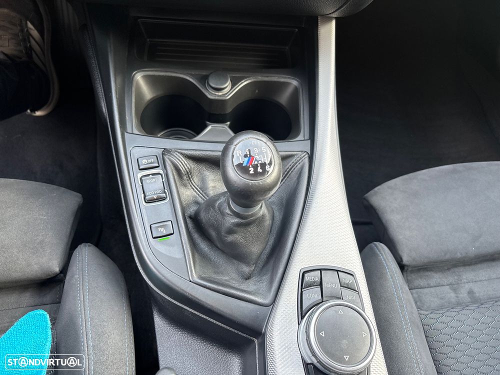 BMW 116 d Pack M - 16