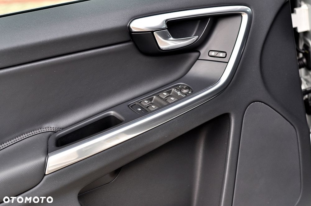 Volvo XC 60 T5 AWD Inscription - 29