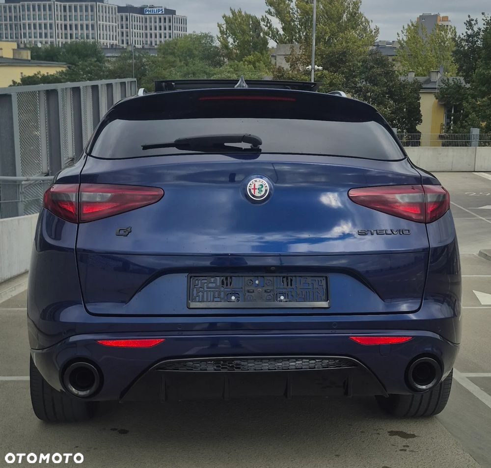 Alfa Romeo Stelvio 2.0 Turbo 16V AT8-Q4 Lusso Ti - 8