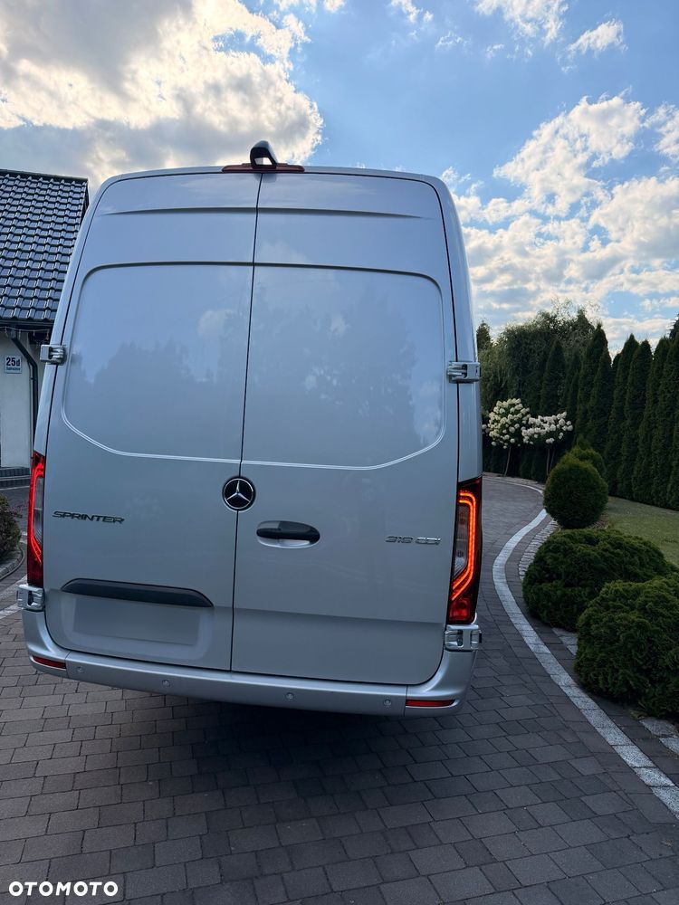 Mercedes-Benz Sprinter - 10