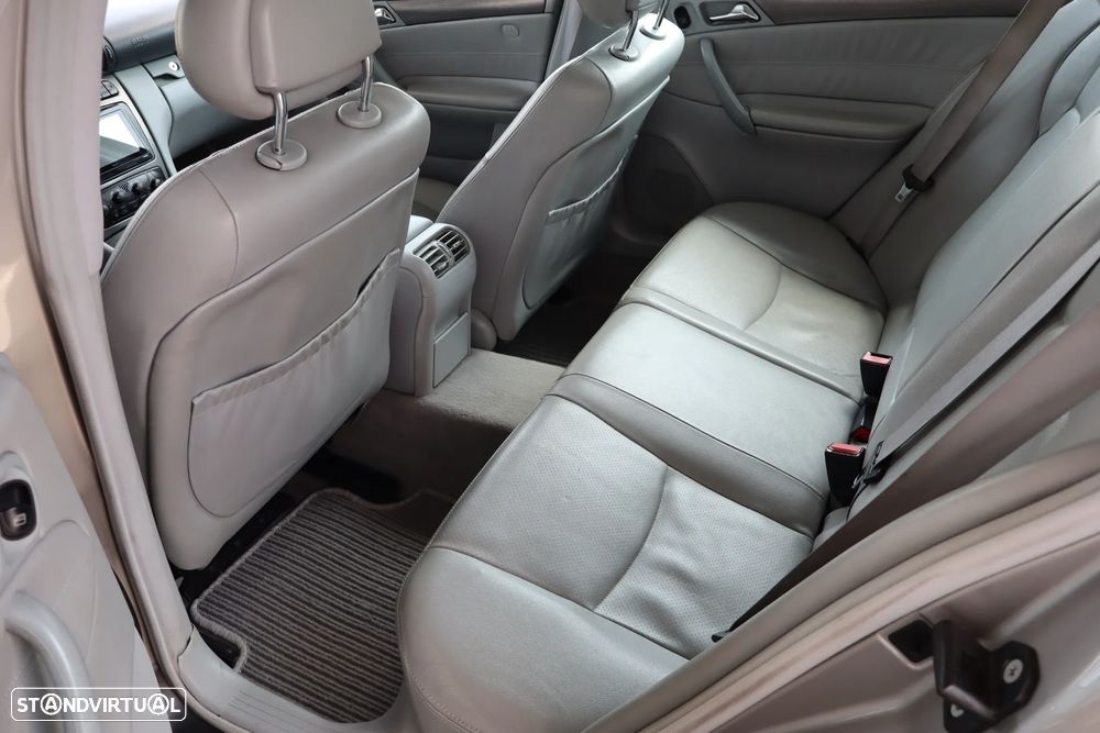 Mercedes-Benz C 220 T CDI Avantgarde - 10