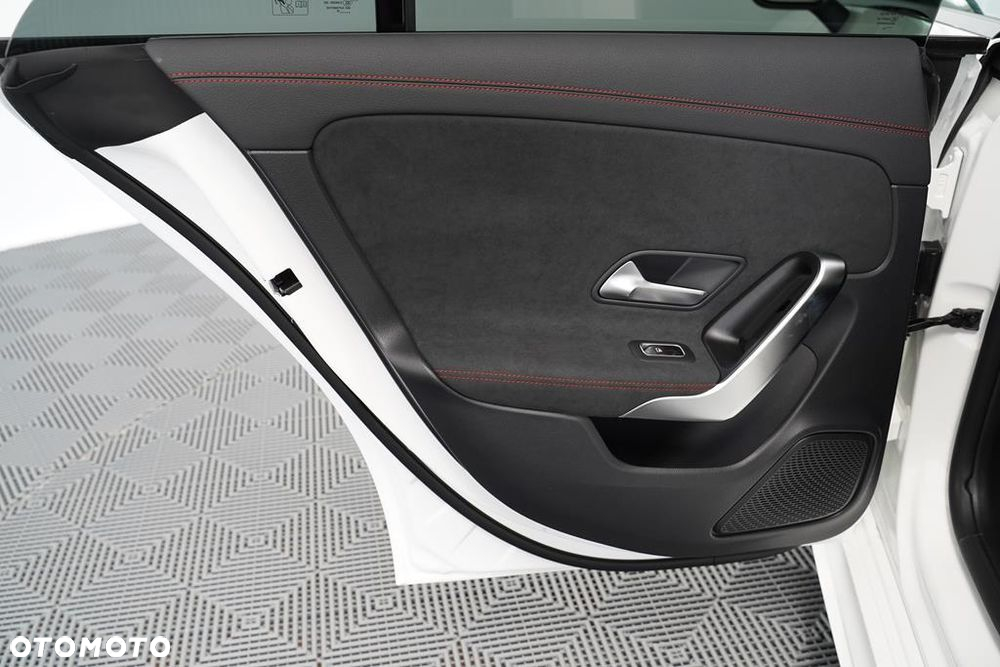 Mercedes-Benz CLA 200 mHEV AMG Line 7G-DCT - 8