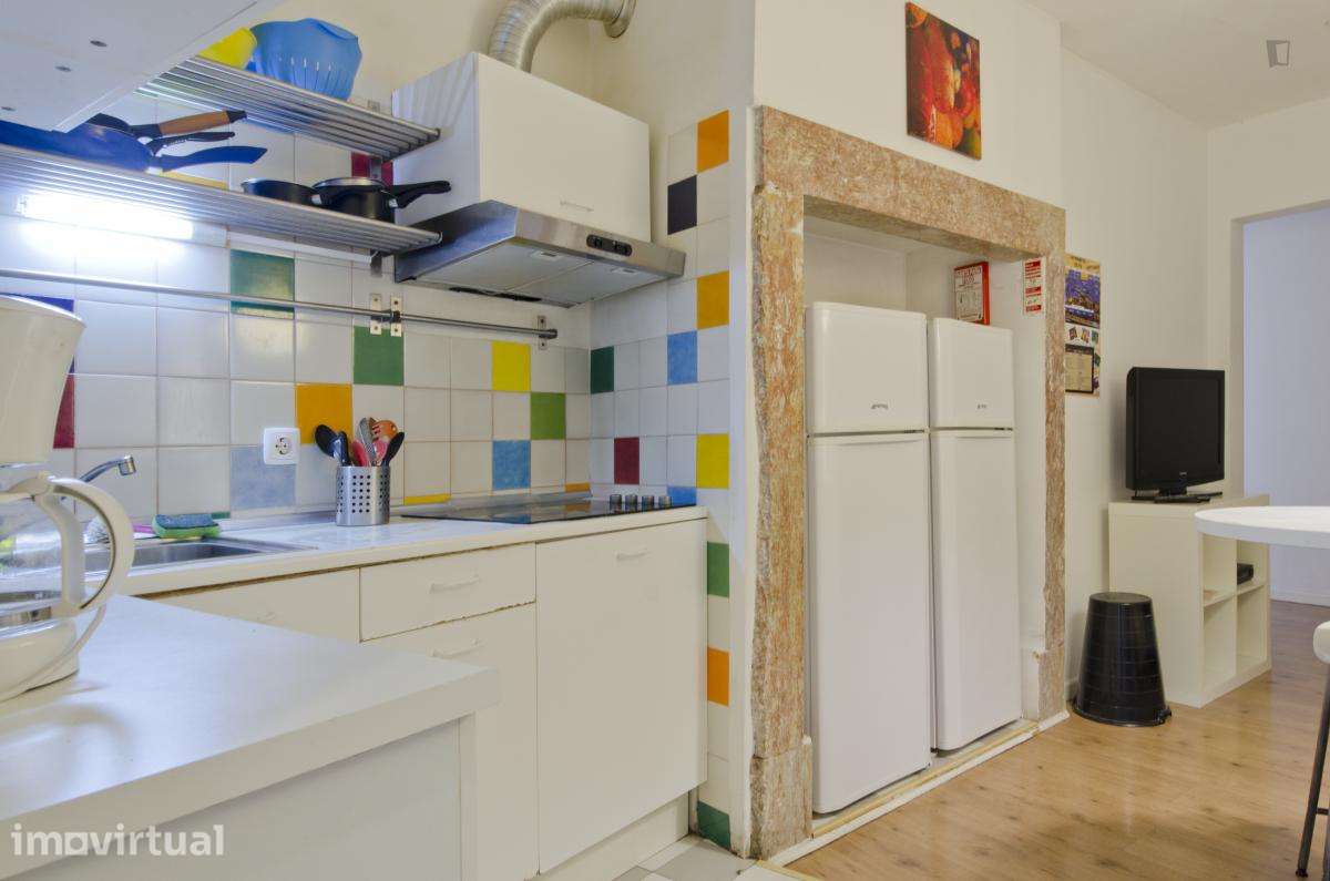 Quarto - localizado em Intendente Lisbon - Grande imagem: 2/16