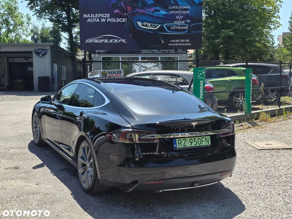 Tesla Model S 85 - 9