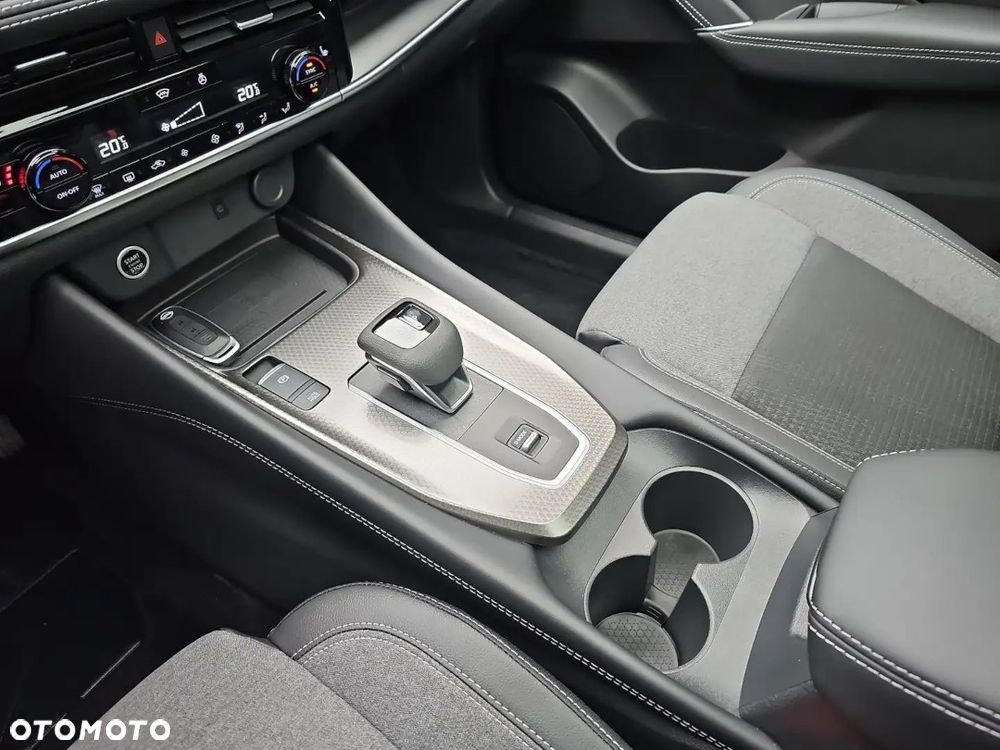 Nissan Qashqai 1.3 DIG-T MHEV N-Connecta Xtronic - 8