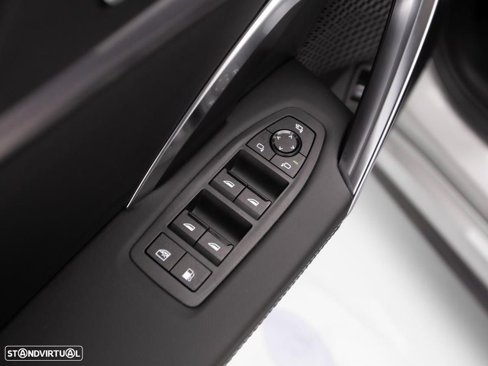 BMW X1 25 e xDrive Pack M - 17