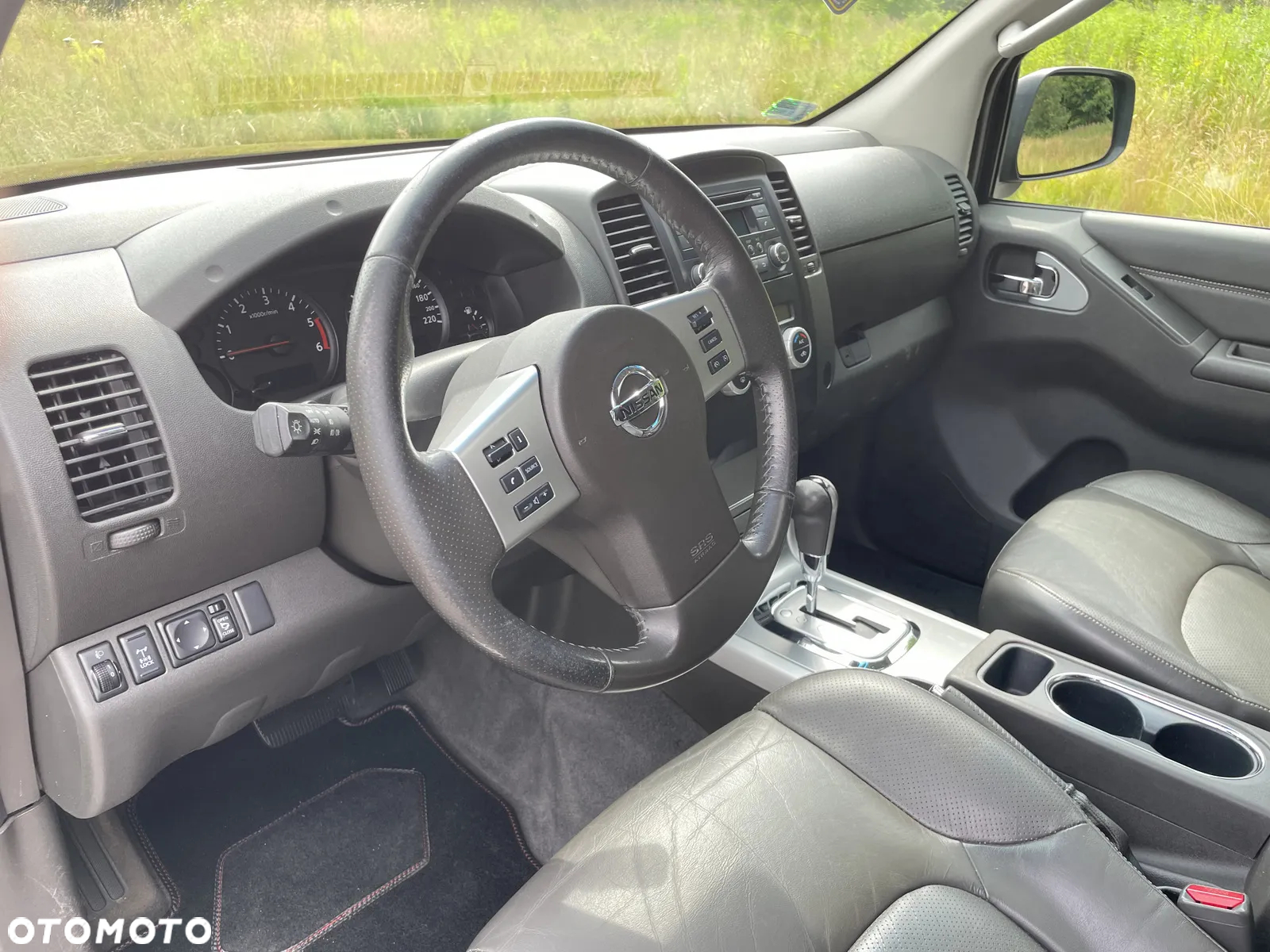 Nissan Navara 2.5 D Platinum Long - 24