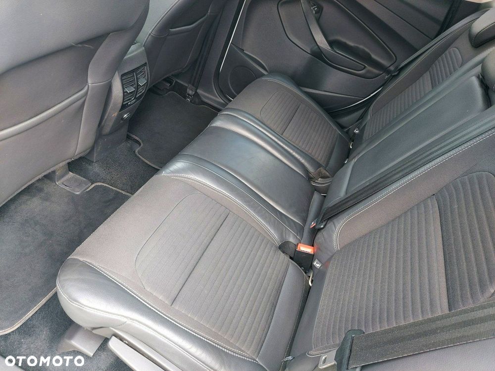 Ford Kuga - 12