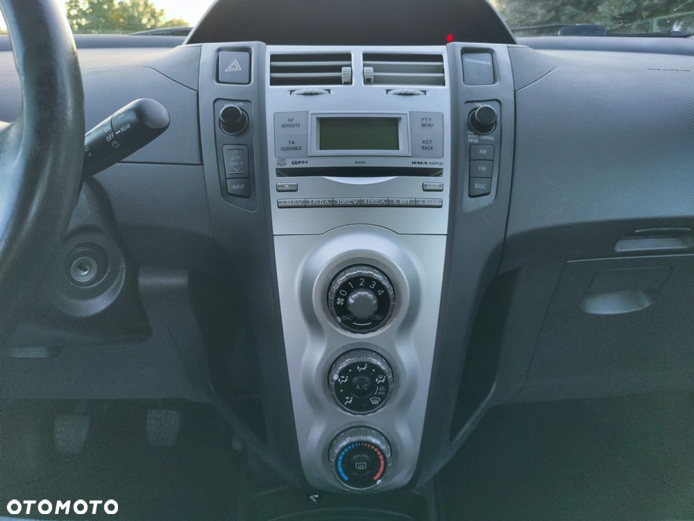 Toyota Yaris - 8