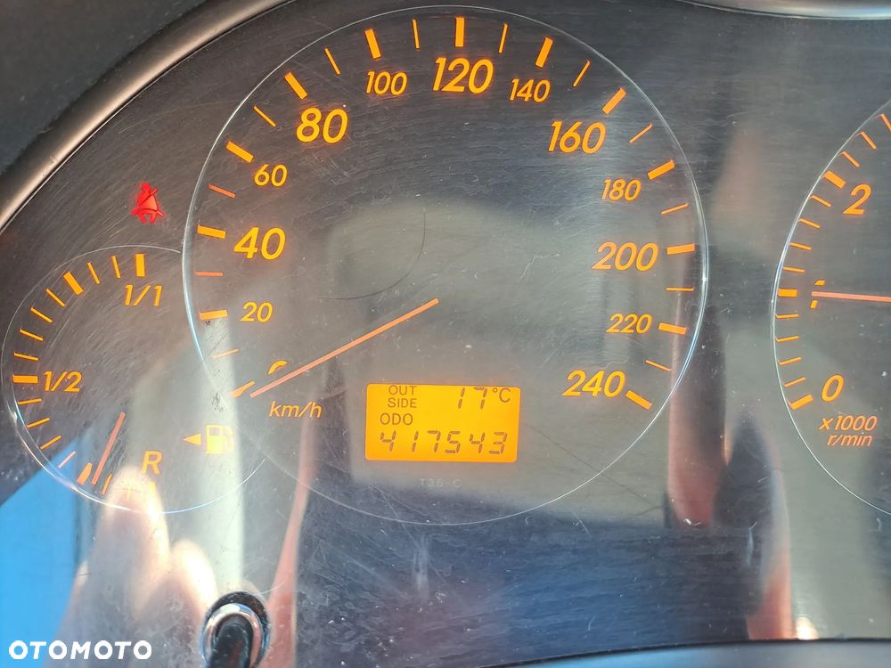 Toyota Avensis - 9