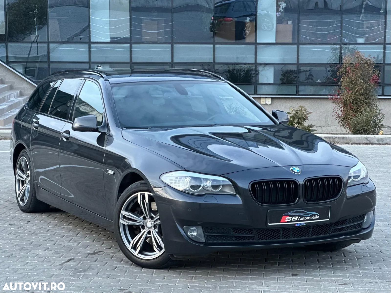 BMW Seria 5 520d Touring Aut. Luxury Line - 1