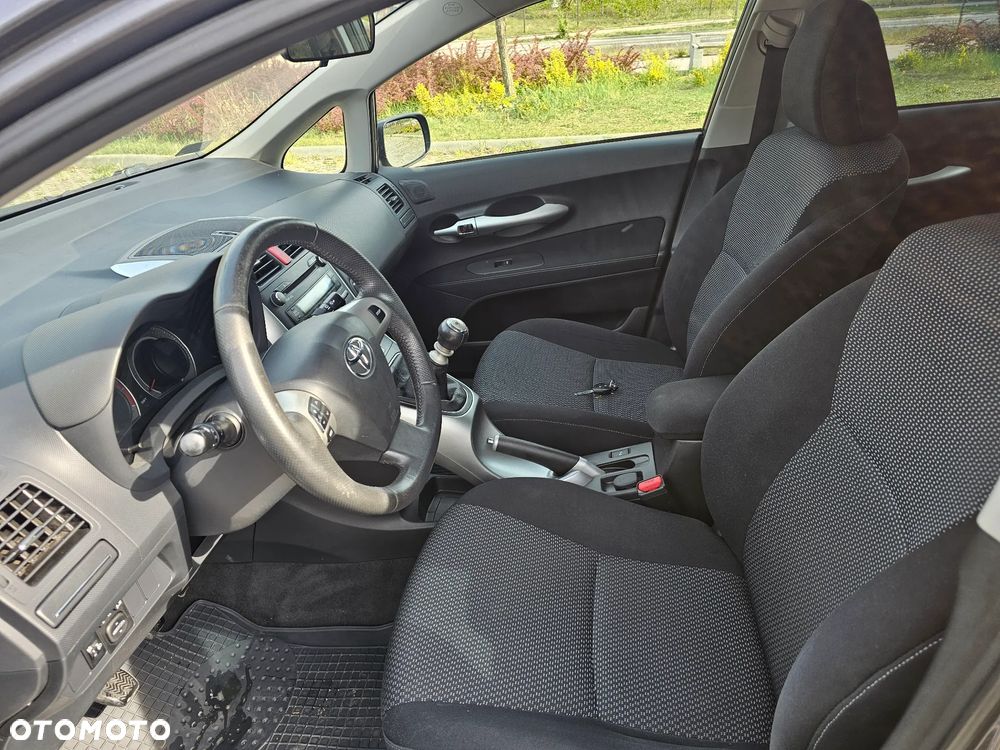 Toyota Auris 1.6 Premium - 9