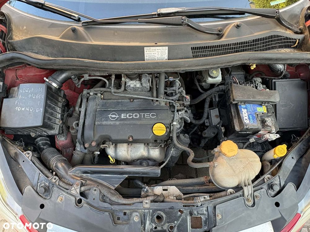 Opel Corsa 1.2 16V Essentia - 9
