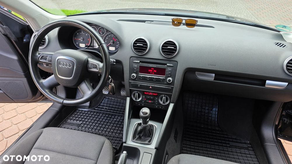 Audi A3 3-drzwiowe 1.6 TDI DPF Attraction - 31