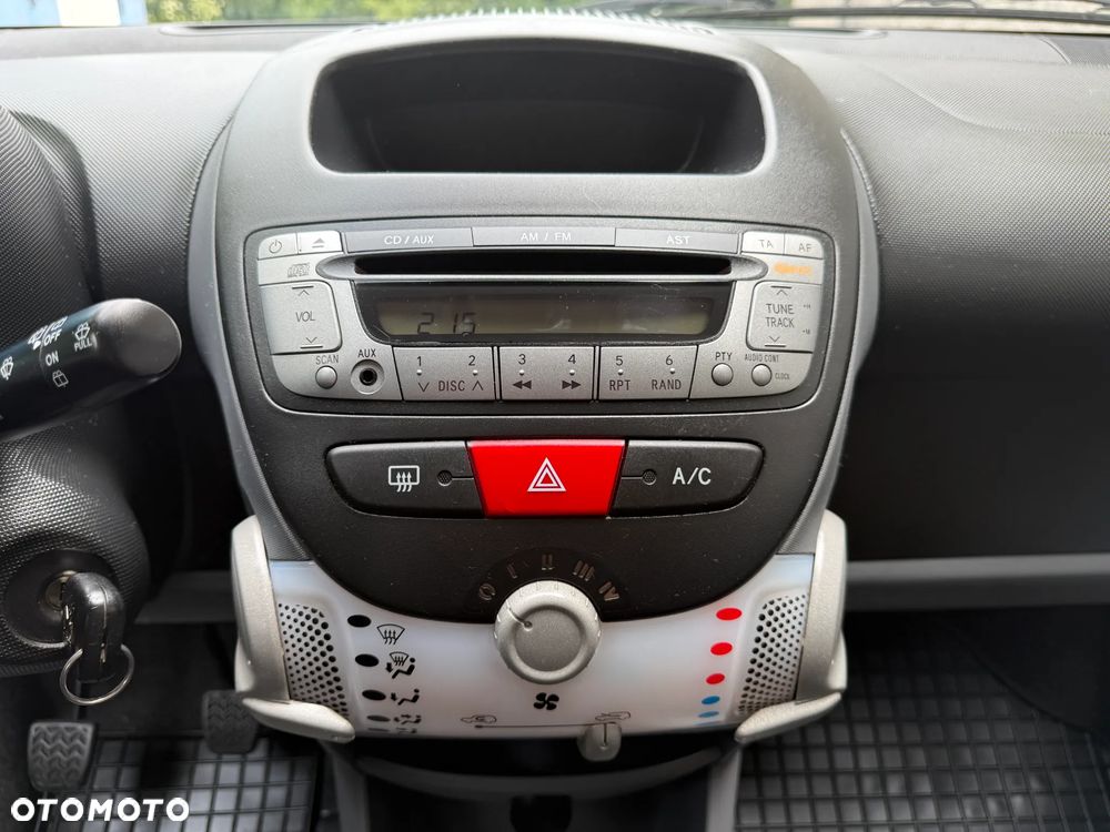 Peugeot 107 70 Petit Filou - 14