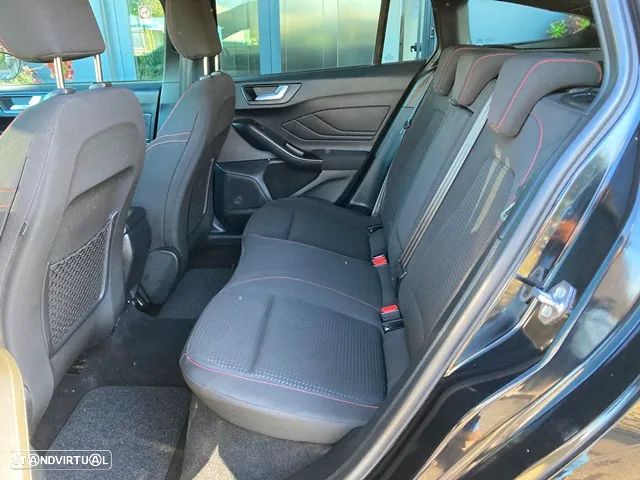 Ford Focus SW 1.0 EcoBoost Hybrid ST-LINE - 35