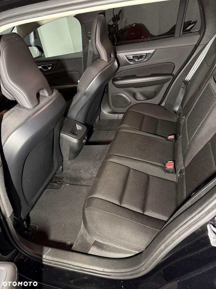 Volvo V60 D4 Momentum - 18