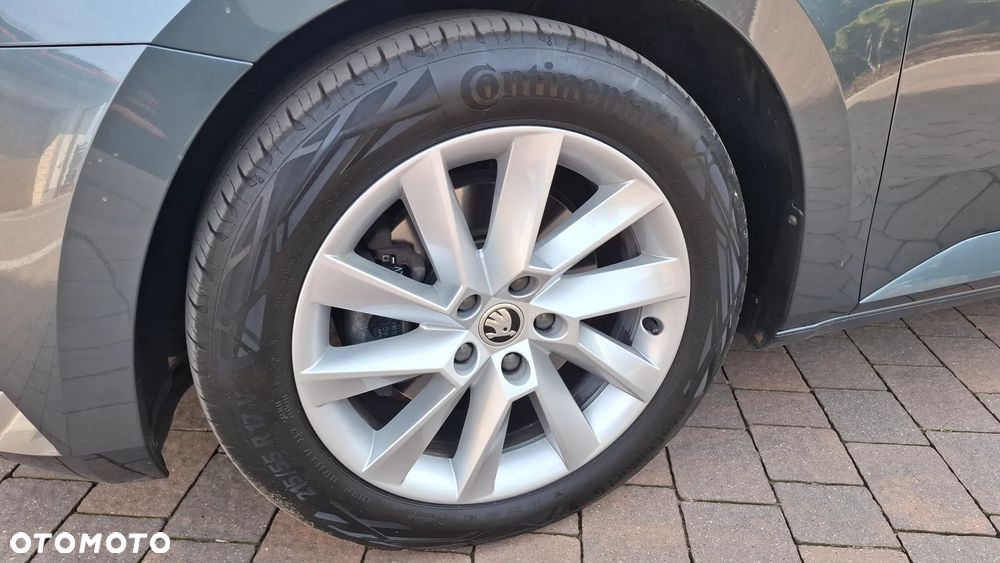 Skoda Superb 2.0 TDI SCR Sportline DSG - 32