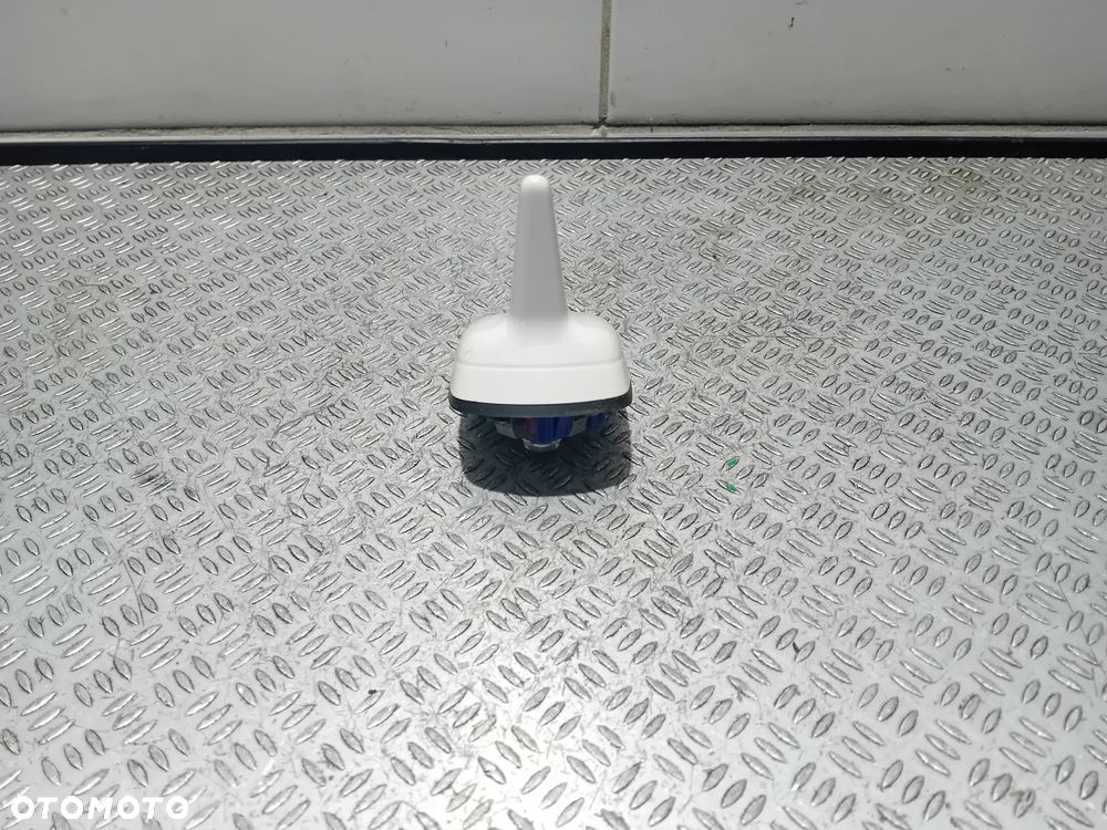 Antena GPS dachowa Audi Q3 2015 4G0035503E - 2
