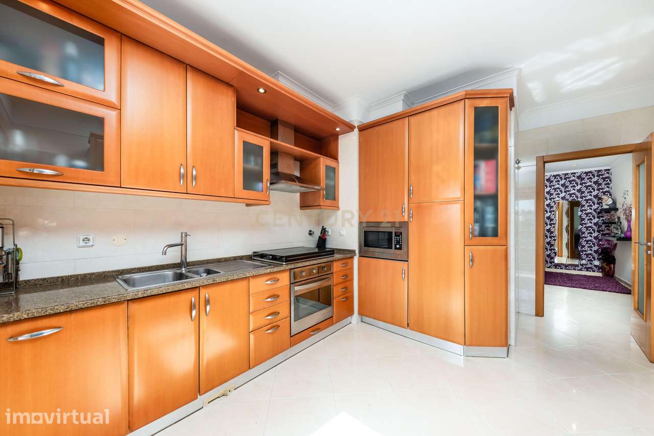 T3 nas Colinas do Cruzeiro | Conforto, Varandas e 2 Lugares de Garagem - Grande imagem: 5/38