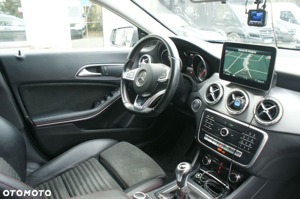 Mercedes-Benz CLA - 13