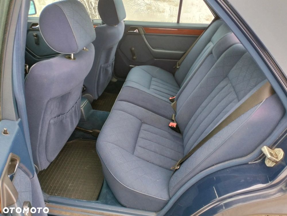 Mercedes-Benz Klasa E 200 T - 14