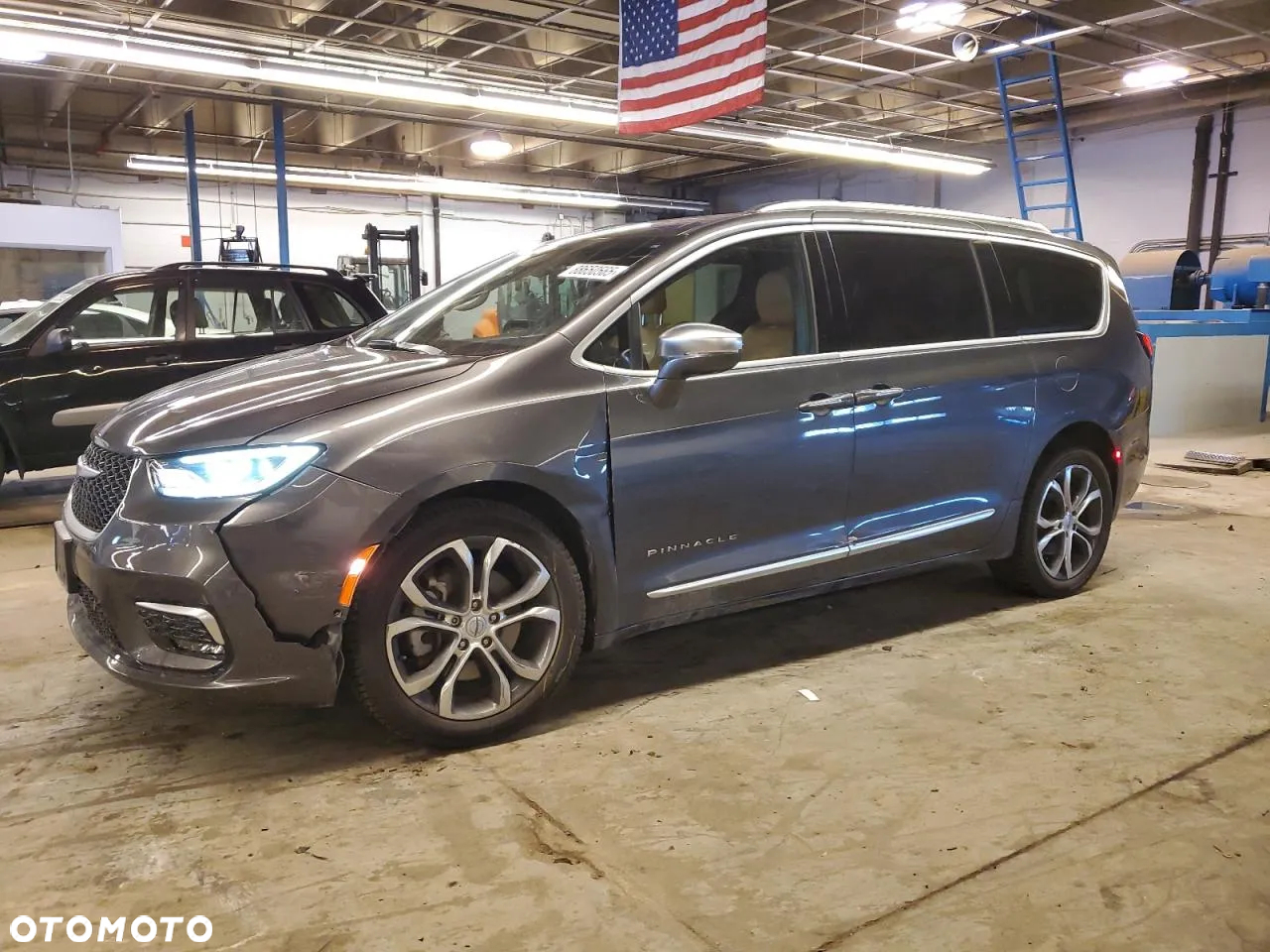 Chrysler Pacifica - 3