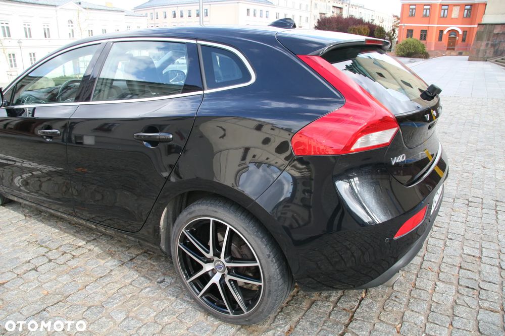 Volvo V40 T2 Momentum - 2