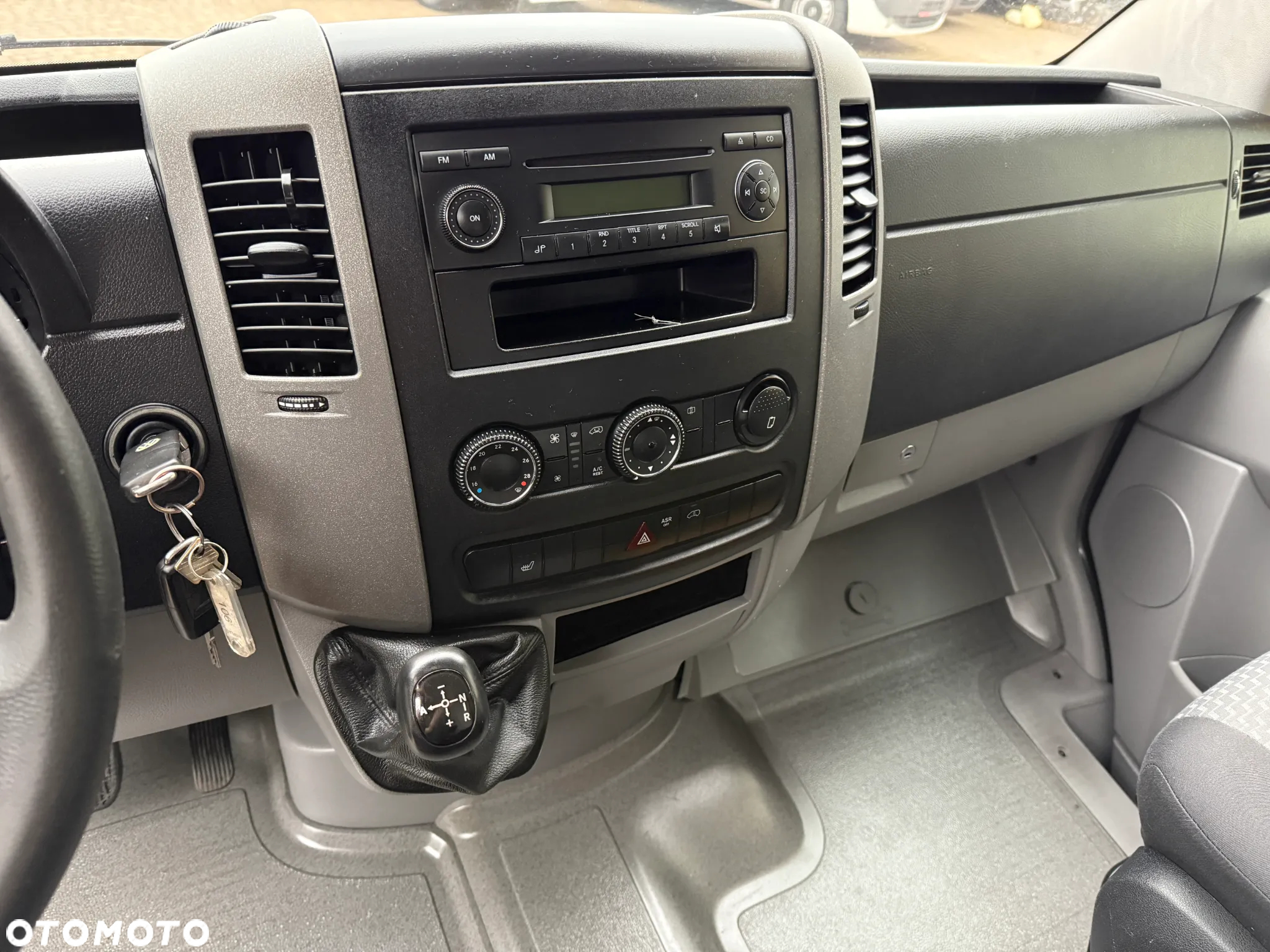 Volkswagen Crafter Izoterma Winda - 10