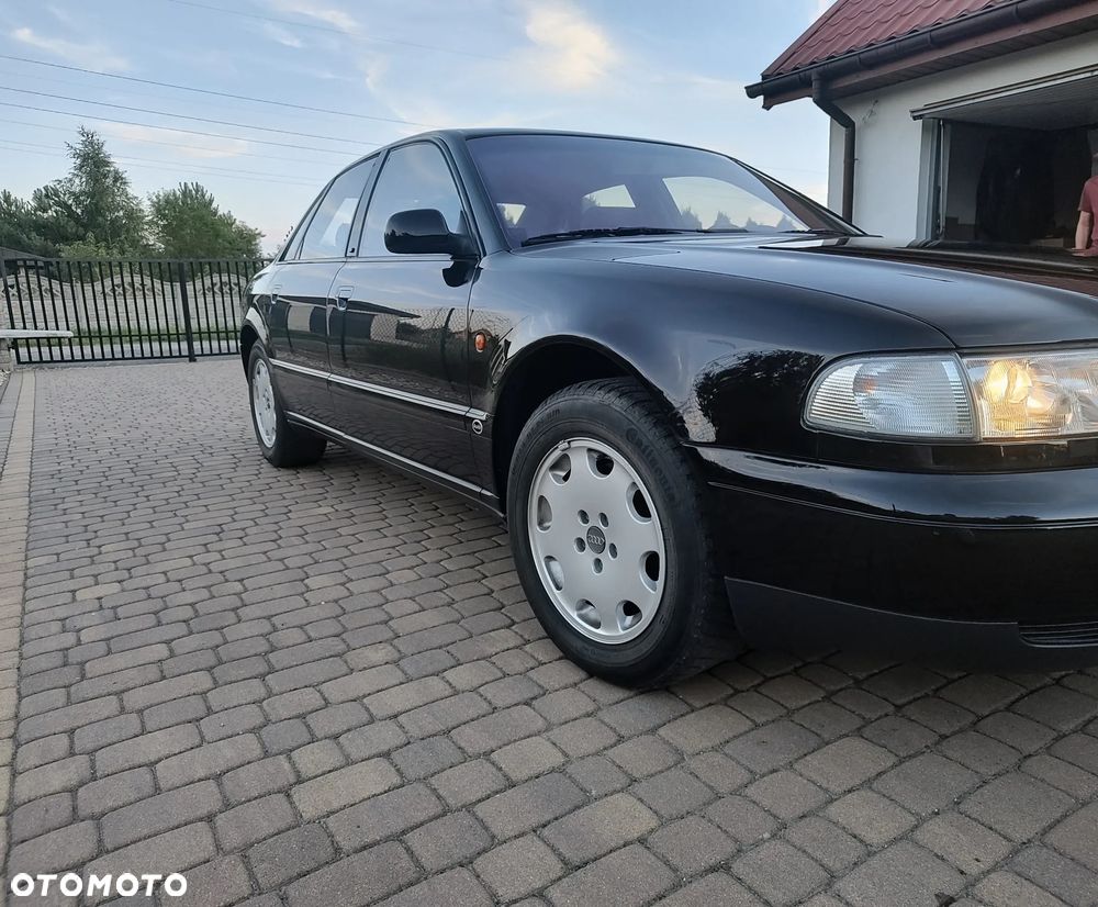 Audi A8 - 4